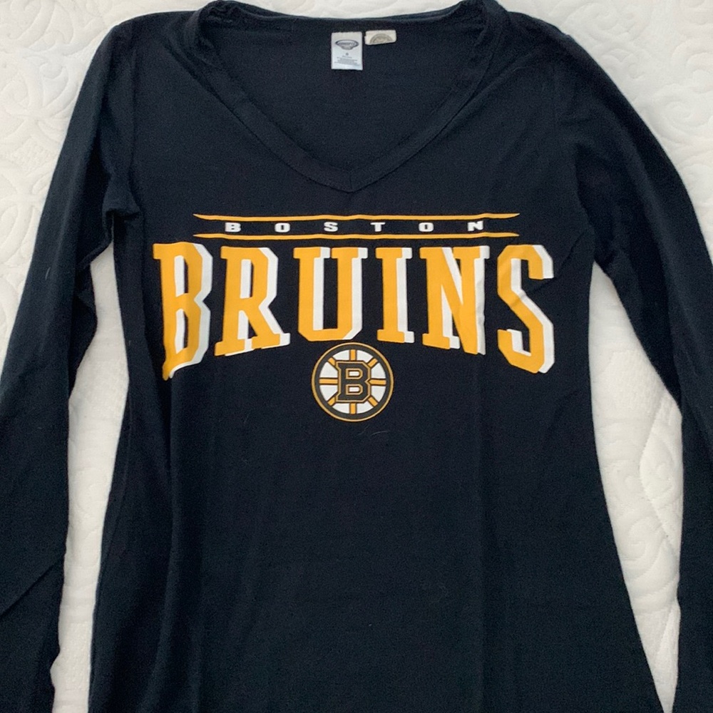 Boston Bruins women’s long sleeve v neck